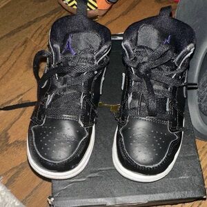 Black Jordan 1 high top